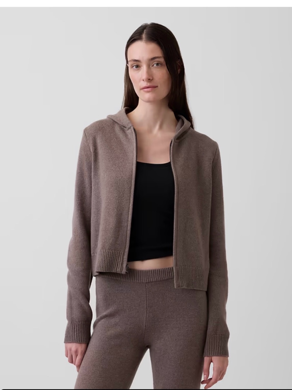 Women’s GAP Cashsoft crop hoodie.